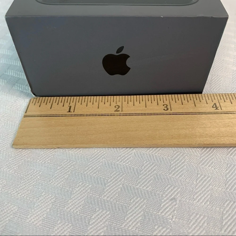 Apple IPhone‎ box gray